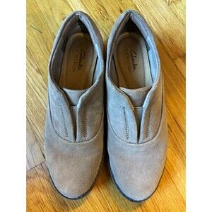 Clarks Collection Women’s Gray/Taupe Suede Slip-On Cushioned Comfort Shoes 8 M